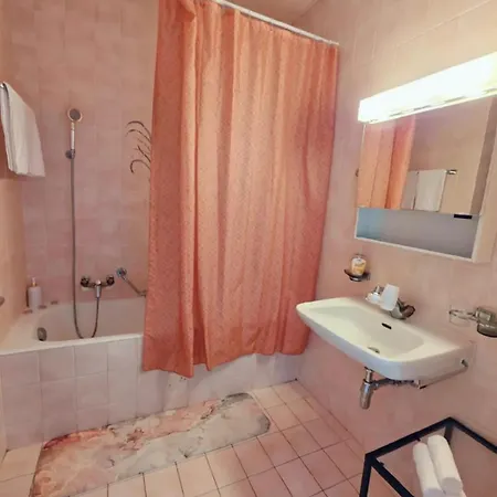 Quarto em Acomodações Particulares Plein Centre *
